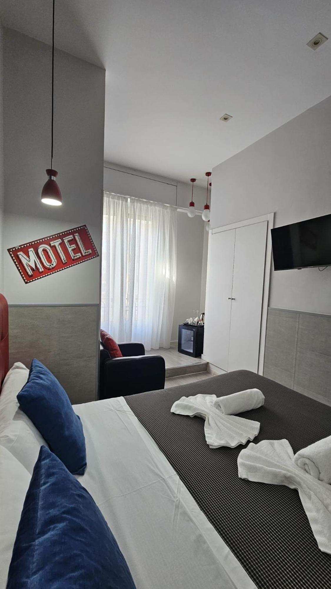 Hostal Lauria — Foto 3